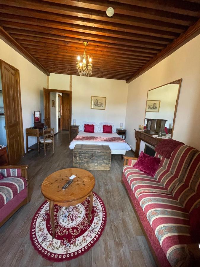 Manoir Du Grail Bed and Breakfast Devesset Exteriör bild